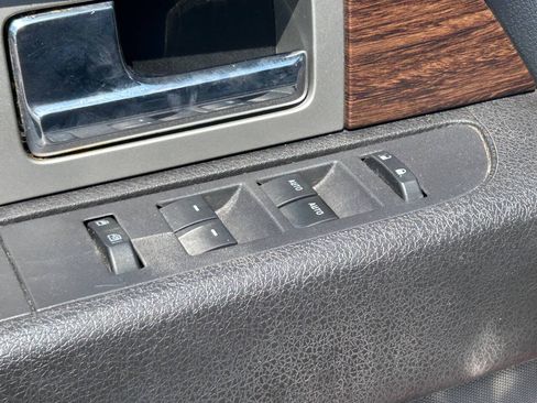 Used 2014 Ford F150 Lariat w/ Equipment Group 502A Luxury RWD image 29