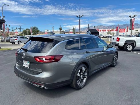 Used 2018 Buick Regal Essence w/ Driver Confidence Package #1 AWD/4WD image 4