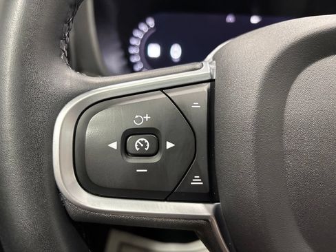 Used 2022 Volvo XC60 B5 Momentum w/ Climate Package AWD/4WD image 18