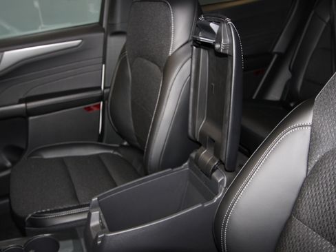 New 2025 Ford Escape SE image 17