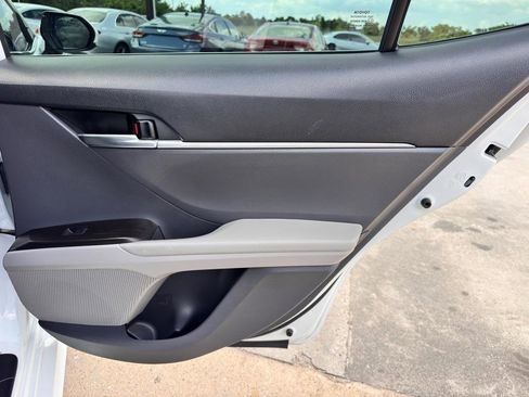 Used 2021 Toyota Camry LE FWD image 17