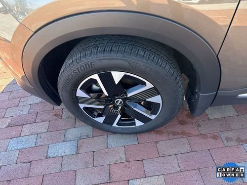 Used 2025 Nissan Kicks SR w/ Interior Electronics Package image 10