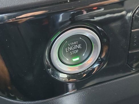 Used 2024 GMC Sierra 1500 SLT image 8