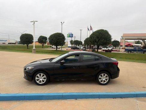 Used 2016 MAZDA MAZDA3 i Sport FWD image 6