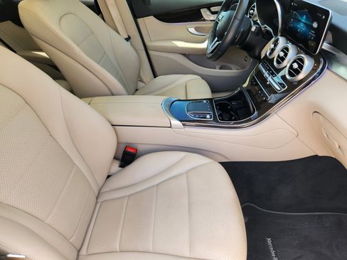 Used 2022 Mercedes-Benz GLC 300 image 12
