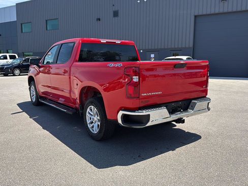 Used 2022 Chevrolet Silverado 1500 LT AWD/4WD image 5
