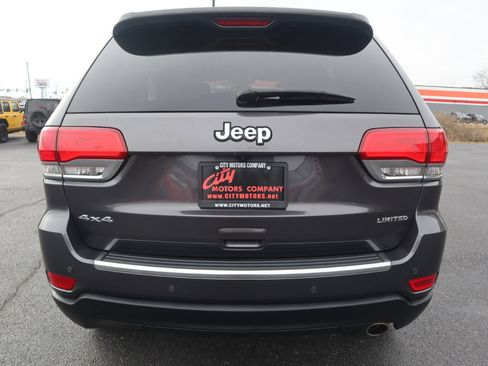 Used 2018 Jeep Grand Cherokee Limited image 25
