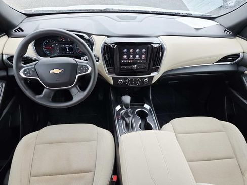 Used 2022 Chevrolet Traverse LS AWD/4WD image 6