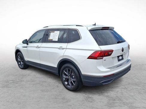 Used 2023 Volkswagen Tiguan SE AWD/4WD image 3