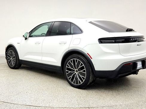 Used 2025 Porsche Macan 4 Electric image 7