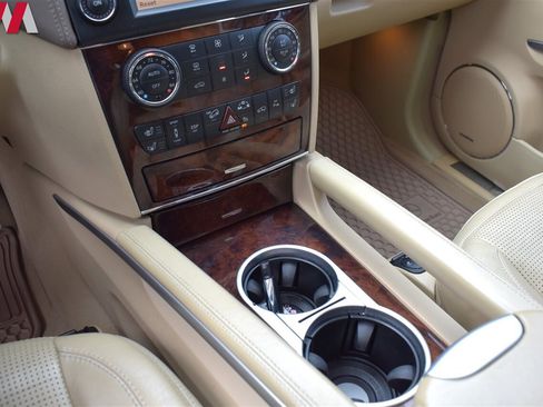 Used 2009 Mercedes-Benz ML 63 AMG 4MATIC image 21