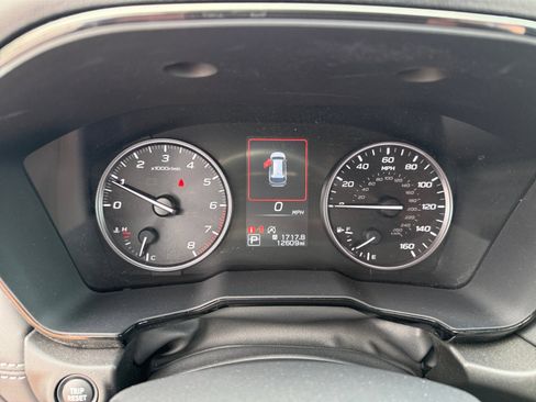 Used 2024 Subaru Outback Premium image 11