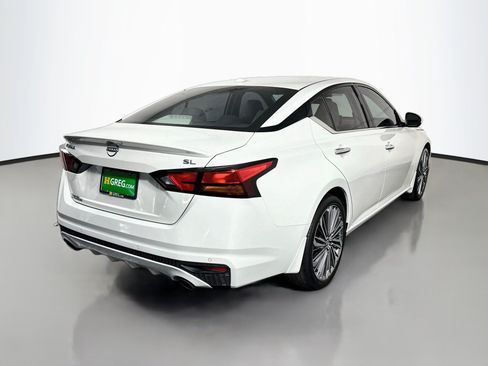 Used 2024 Nissan Altima 2.5 SL FWD image 10