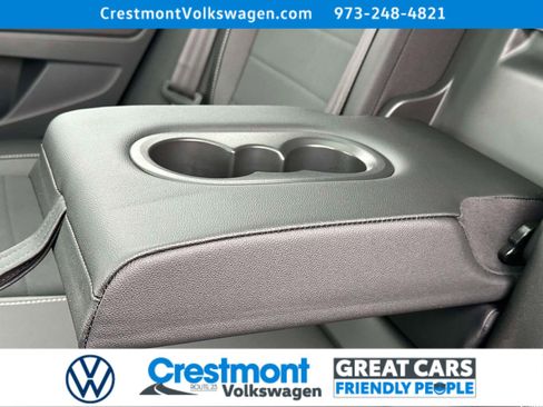 Used 2022 Volkswagen Taos SE w/ Panoramic Sunroof Package image 10