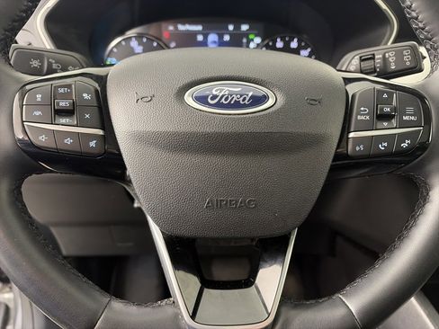 Used 2022 Ford Escape SEL w/ Class II Trailer Tow Package image 16