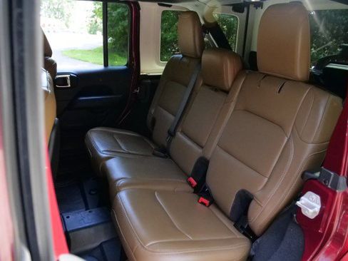 Used 2021 Jeep Wrangler Unlimited Rubicon AWD/4WD image 28