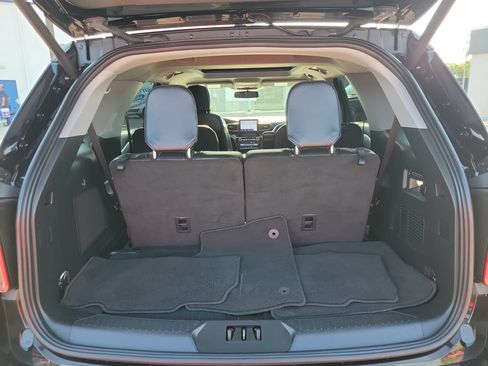 Used 2024 Ford Explorer Limited w/ Equipment Group 301A AWD/4WD image 8
