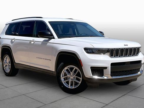 Used 2023 Jeep Grand Cherokee L Laredo image 4