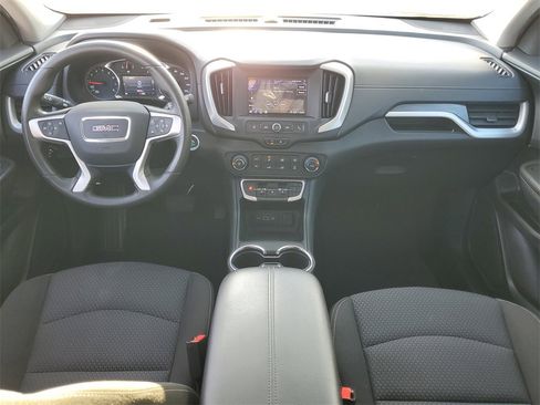 Used 2022 GMC Terrain SLE w/ LPO, Floor Liner Package image 10