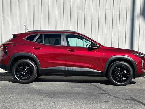 Used 2024 Chevrolet Trax ACTIV image 4