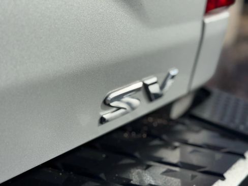 Used 2018 Nissan Titan SV w/ SV Convenience Package image 46