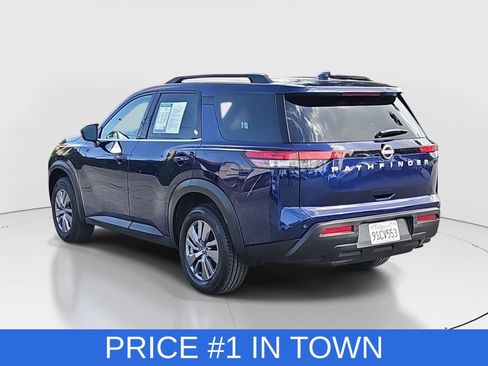 Used 2025 Nissan Pathfinder SV FWD image 7
