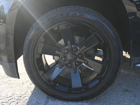 Used 2019 GMC Yukon Denali image 28