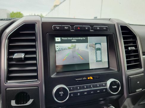 Used 2018 Ford Expedition Max Platinum AWD/4WD image 14