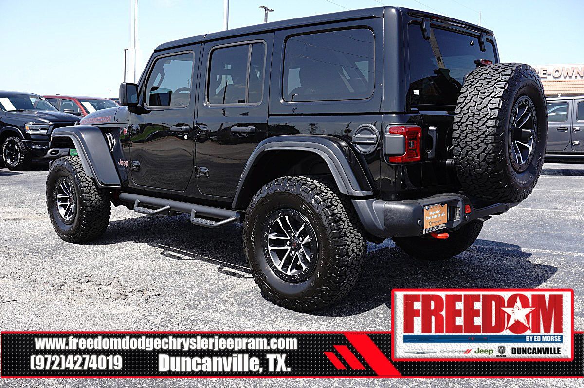 Used 2026 Jeep Wrangler Unlimited Rubicon AWD/4WD image 3
