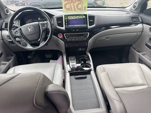 Used 2016 Honda Pilot Touring image 17