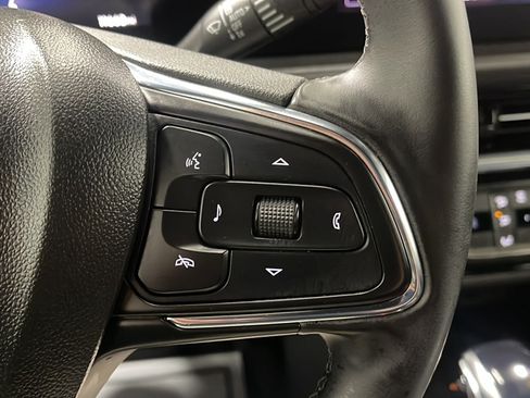 Used 2025 Buick Envista Sport Touring w/ Convenience I Package FWD image 7