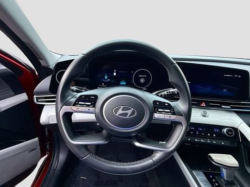 Used 2024 Hyundai Elantra Limited image 11