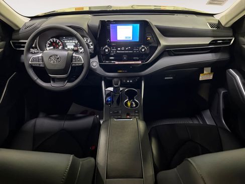 New 2026 Toyota Highlander XLE AWD/4WD image 13