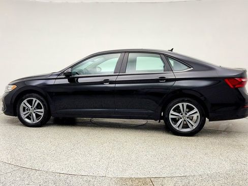 Used 2023 Volkswagen Jetta SE w/ Panoramic Sunroof Package image 8