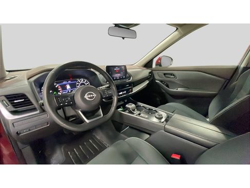 Used 2023 Nissan Rogue S AWD/4WD image 10