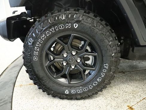 New 2026 Jeep Gladiator Sport AWD/4WD image 18