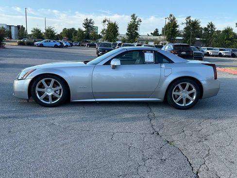 Used 2006 Cadillac XLR RWD image 4