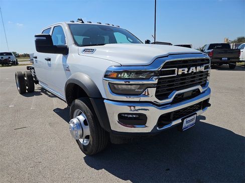 New 2026 RAM 5500 Tradesman w/ Chrome Appearance Group image 10