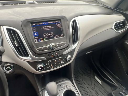 Used 2022 Chevrolet Equinox LT image 18
