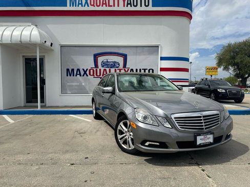 Used 2010 Mercedes-Benz E 350 4MATIC Sedan image 5