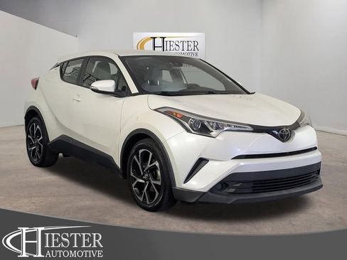 Used 2019 Toyota C-HR XLE FWD image 1