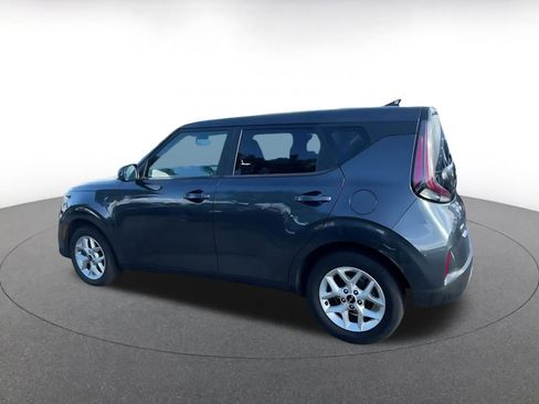 Used 2025 Kia Soul LX w/ LX Technology Package image 10