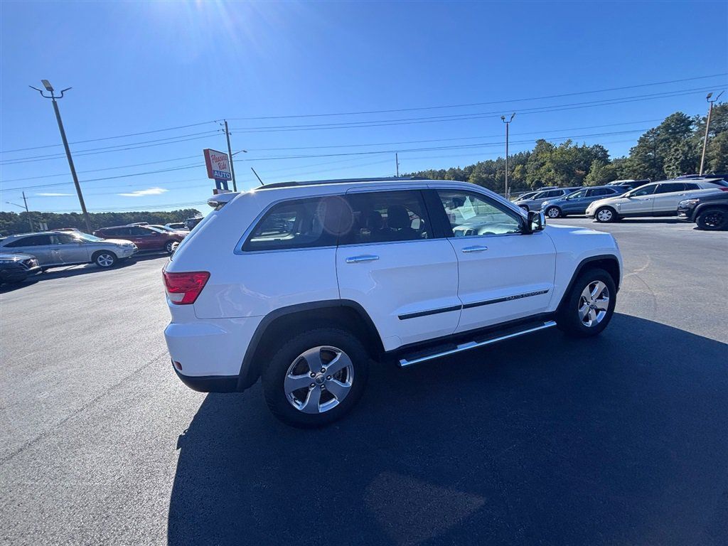 Used 2013 Jeep Grand Cherokee Limited w/ Luxury Group II AWD/4WD image 6