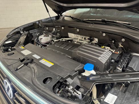 Used 2024 Volkswagen Atlas SEL AWD/4WD image 22