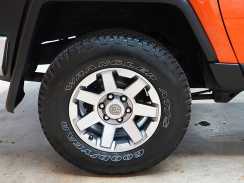Used 2014 Toyota FJ Cruiser 4WD w/ Upgrade Package image 55