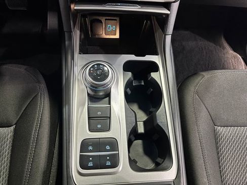 Used 2024 Ford Explorer XLT RWD image 24