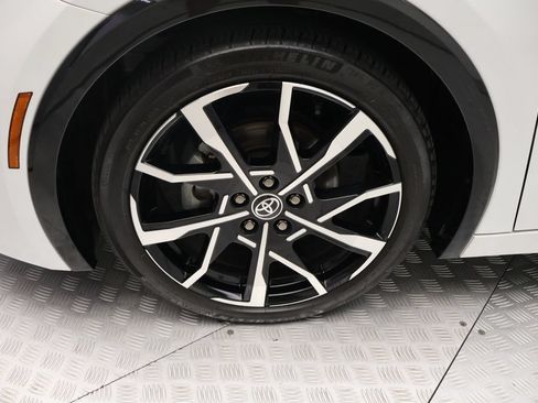 Used 2024 Toyota Prius Prime FWD image 4