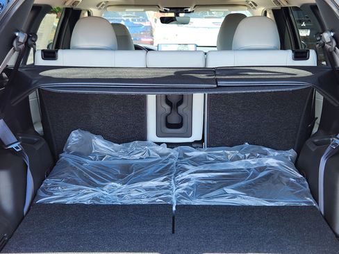 New 2025 Mitsubishi Outlander SE image 24