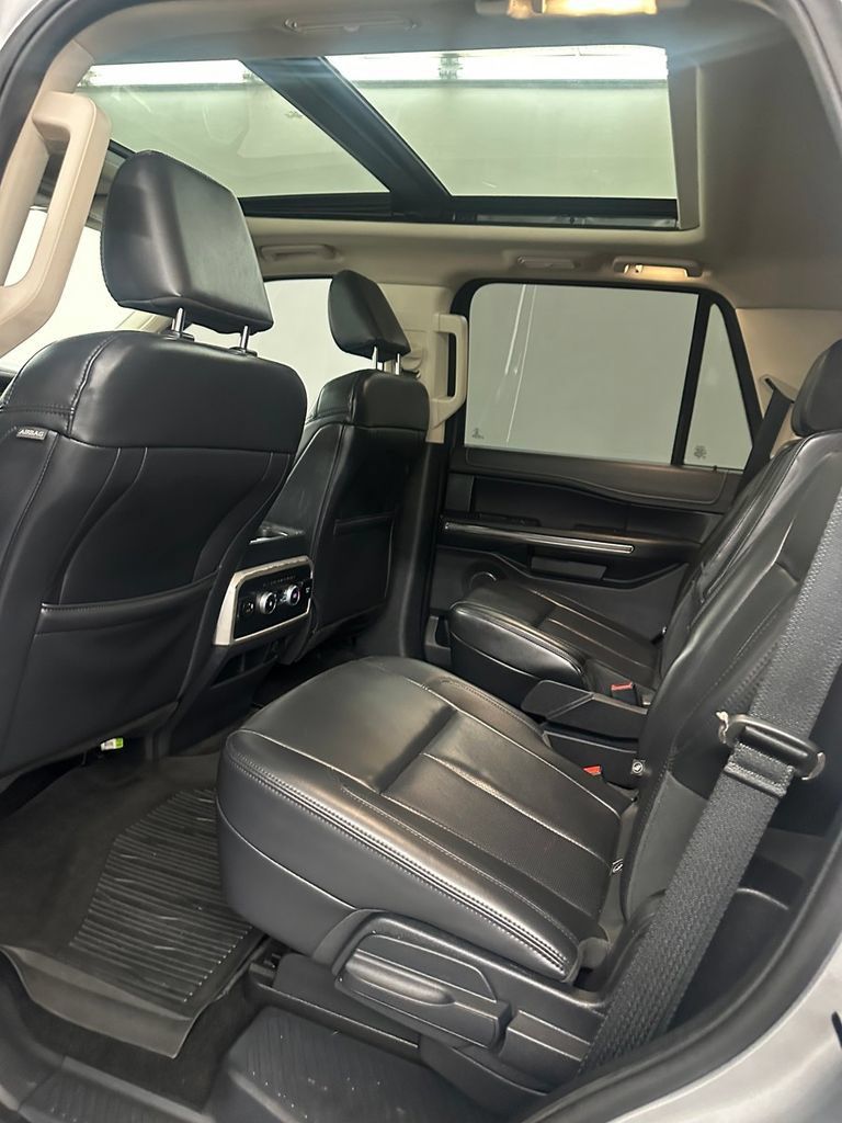 Used 2022 Ford Expedition XLT AWD/4WD image 25