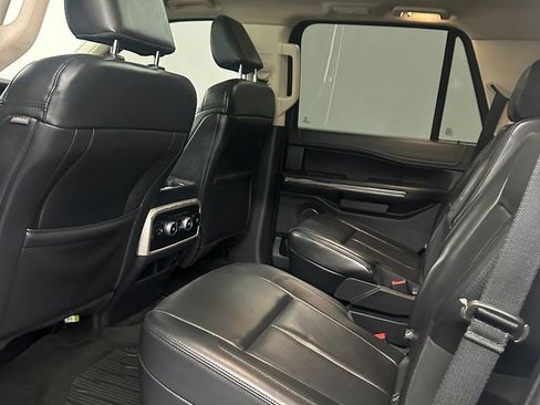 Used 2022 Ford Expedition XLT AWD/4WD image 25